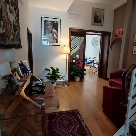 La Petite Maison 3* Florenz