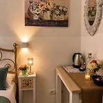 Alojamento de Acomodação e Pequeno-almoço La Petite Maison