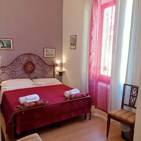 La Petite Maison Bed & Breakfast *