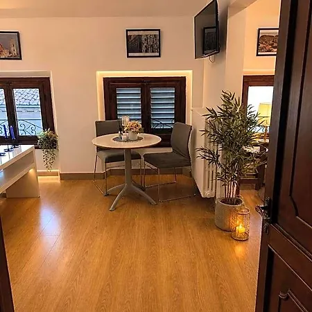 La Petite Maison לינה וארוחת בוקר