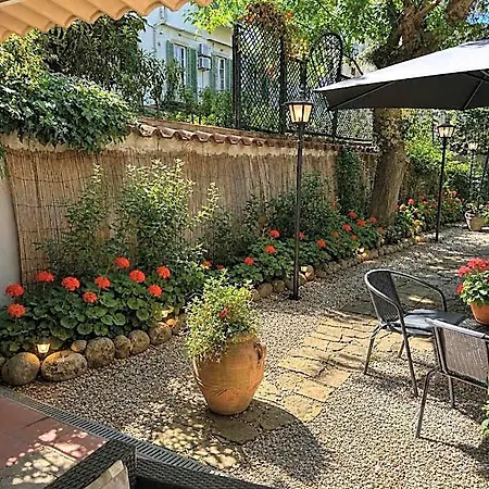 Bed & Breakfast La Petite Maison 4*