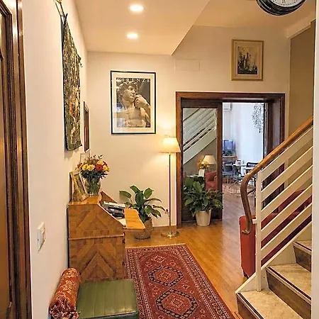 La Petite Maison לינה וארוחת בוקר