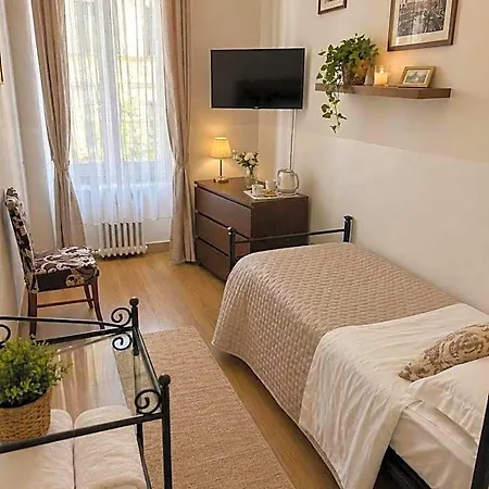 Alojamento de Acomodação e Pequeno-almoço La Petite Maison Florença