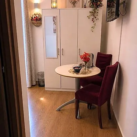 La Petite Maison 4*
