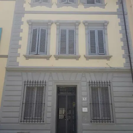 La Petite Maison Bed and Breakfast *