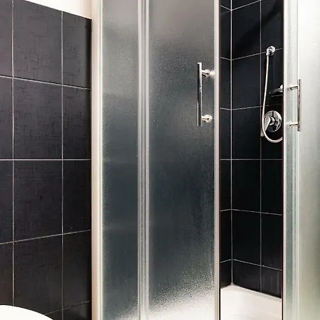 La Petite Maison Nocleg ze śniadaniem 3*